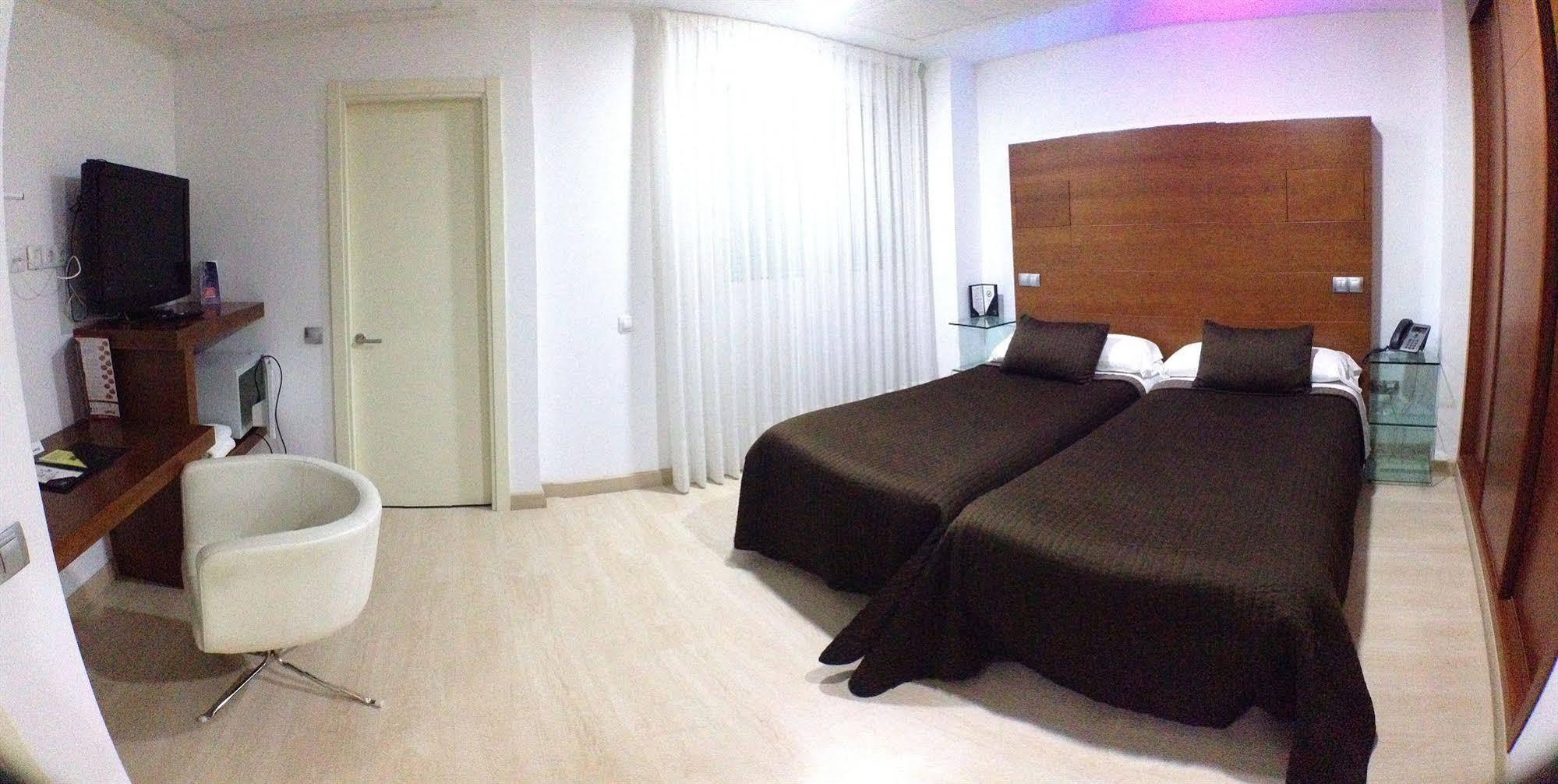 Nap Oviedo Hotell Eksteriør bilde