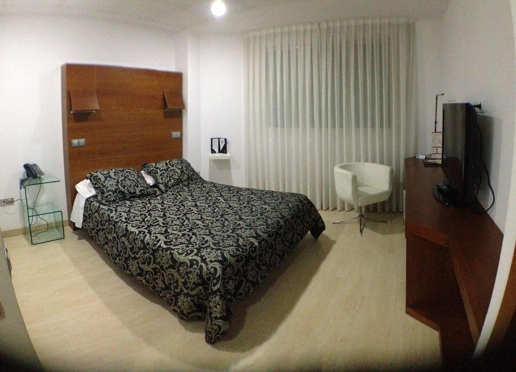 Nap Oviedo Hotell Eksteriør bilde
